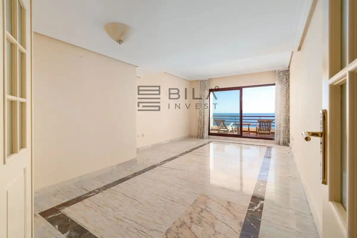 Flat with pool for sale in Torrequebrada, imagen 7
