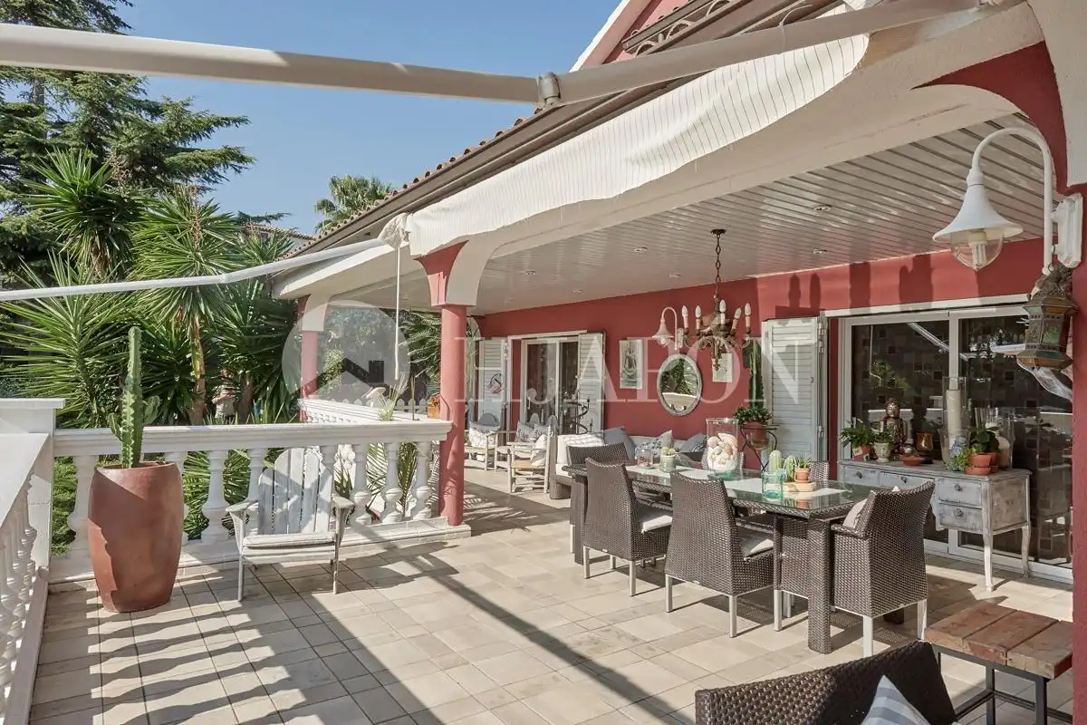 Terrassa de Casa o xalet en venda en Alella amb Aire condicionat, Calefacció i Jardí privat