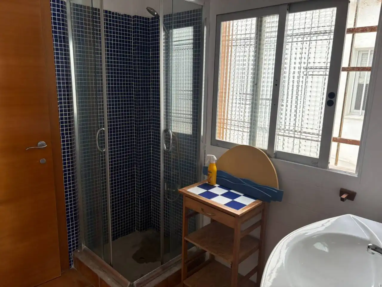 Bathroom of Apartments for rent in Valencia  with Terrace, Furnished and Balcony