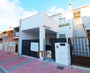 Vista exterior de Casa o xalet en venda en Torrevieja amb Aire condicionat, Calefacció i Terrassa