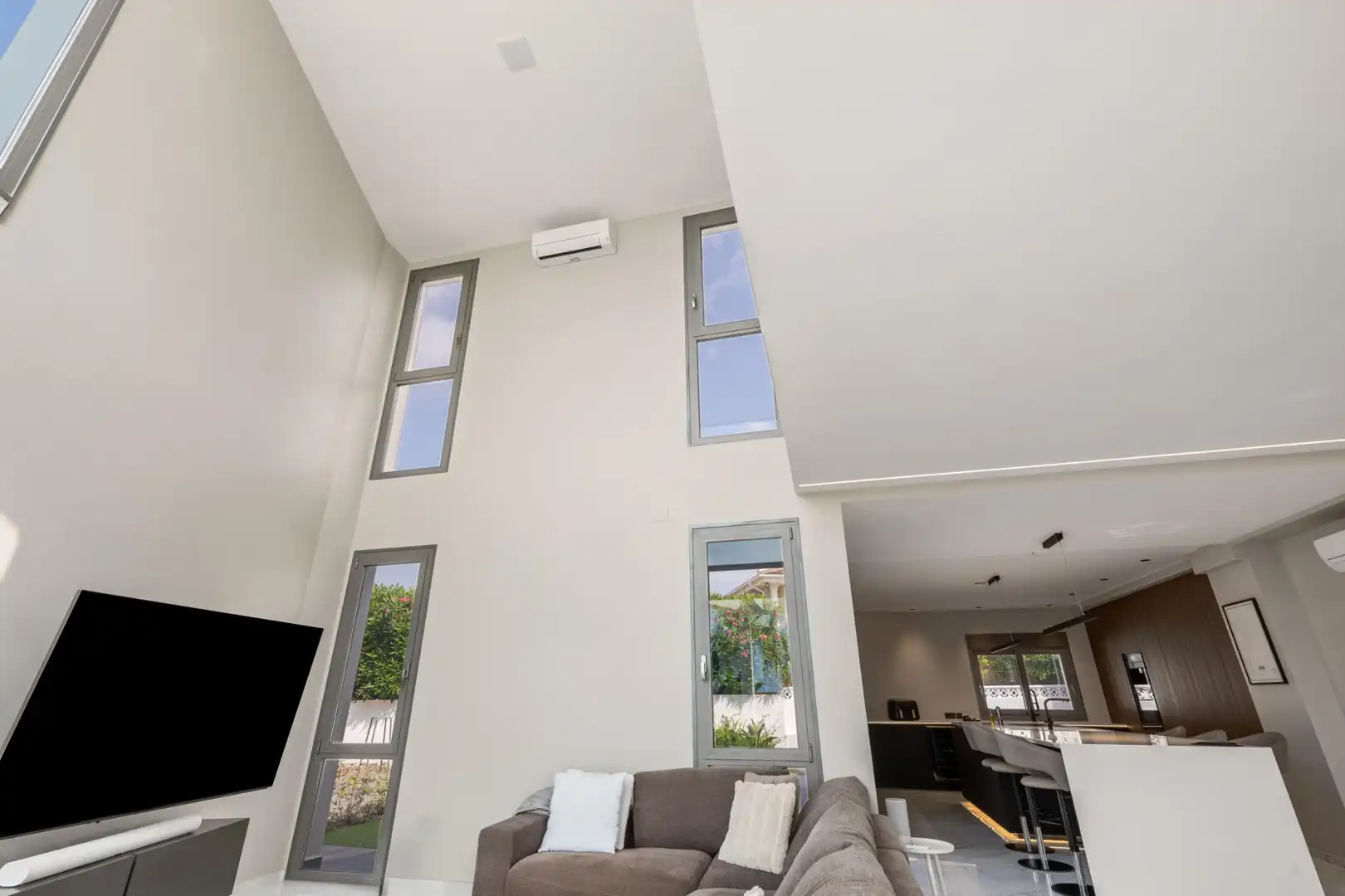Sala de estar de Casa o chalet en venta en La Nucia con Aire acondicionado, Jardín privado y Terraza