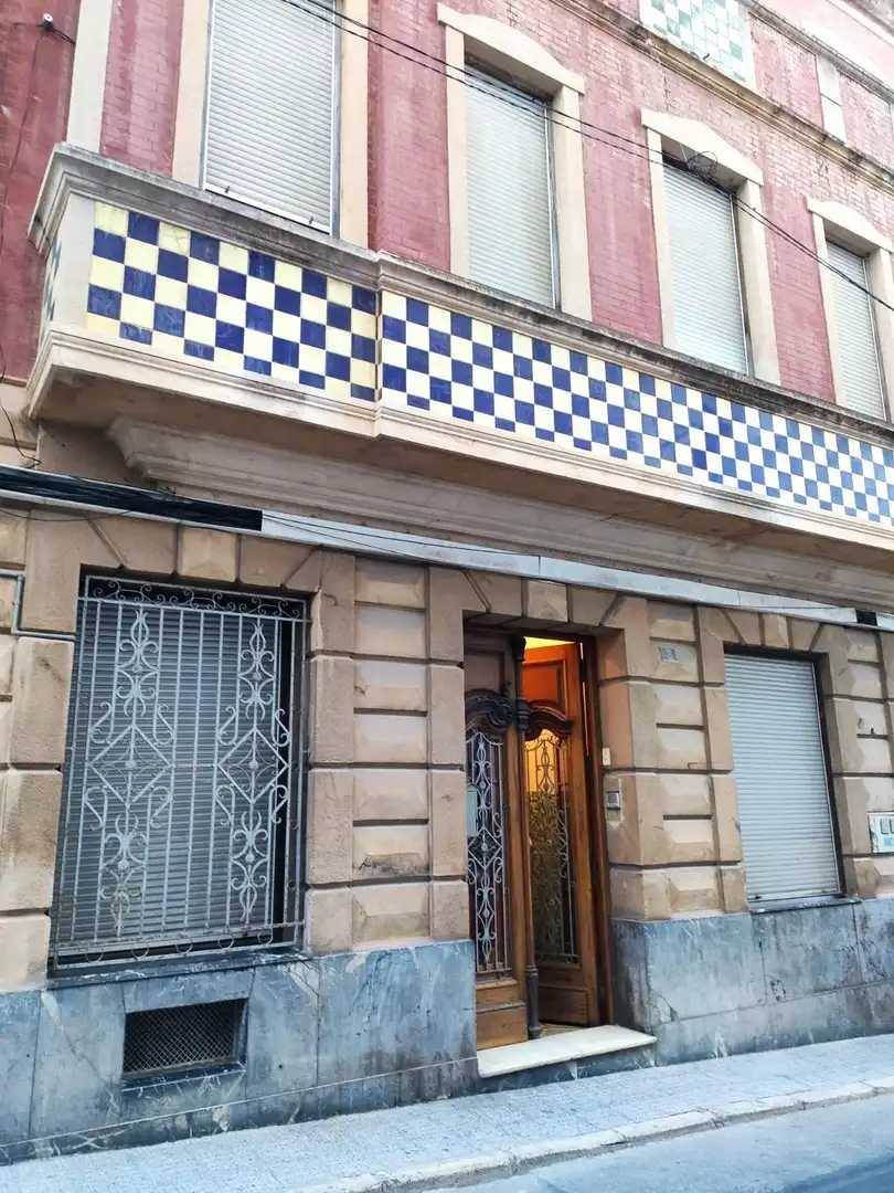 Casa aparellada amb terrassa en venda a Centro, imagen 4