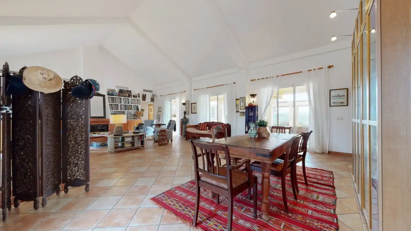 Sala de estar de Casa o chalet en venta en San Martín del Tesorillo con Terraza, Piscina y Sauna