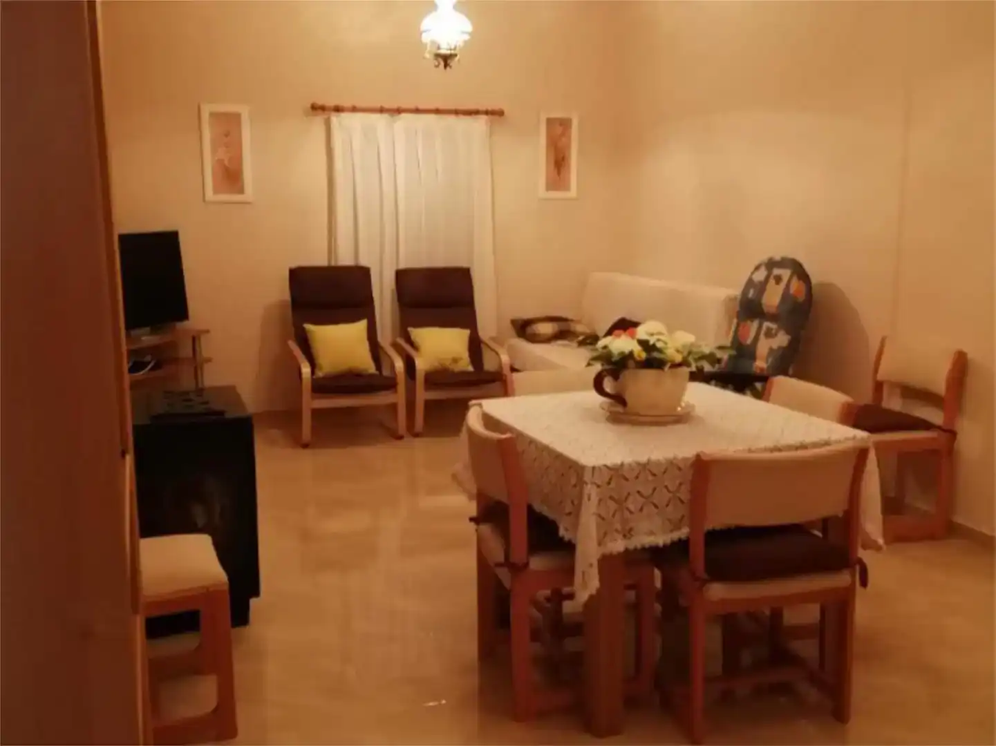 Sala d'estar de Casa adosada en venda en El Herrumblar  amb Aire condicionat, Traster i Moblat
