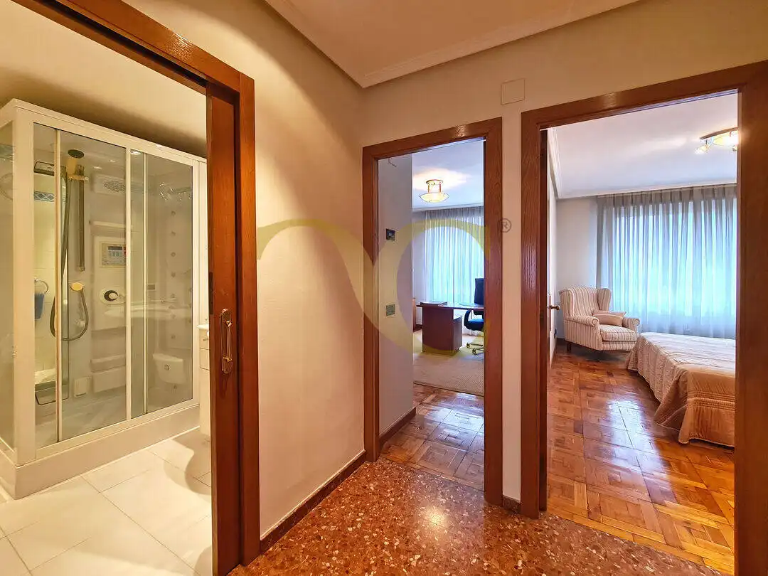 Flat for sale in Oviedo   with Heating