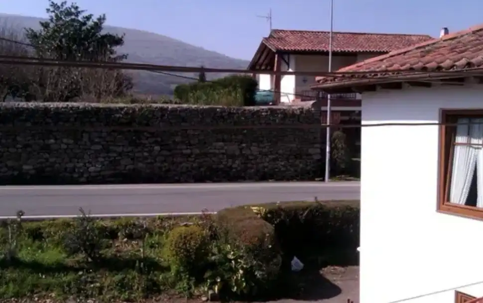 Vista exterior de Casa o xalet en venda en Arenas de Iguña amb Calefacció, Traster i Moblat
