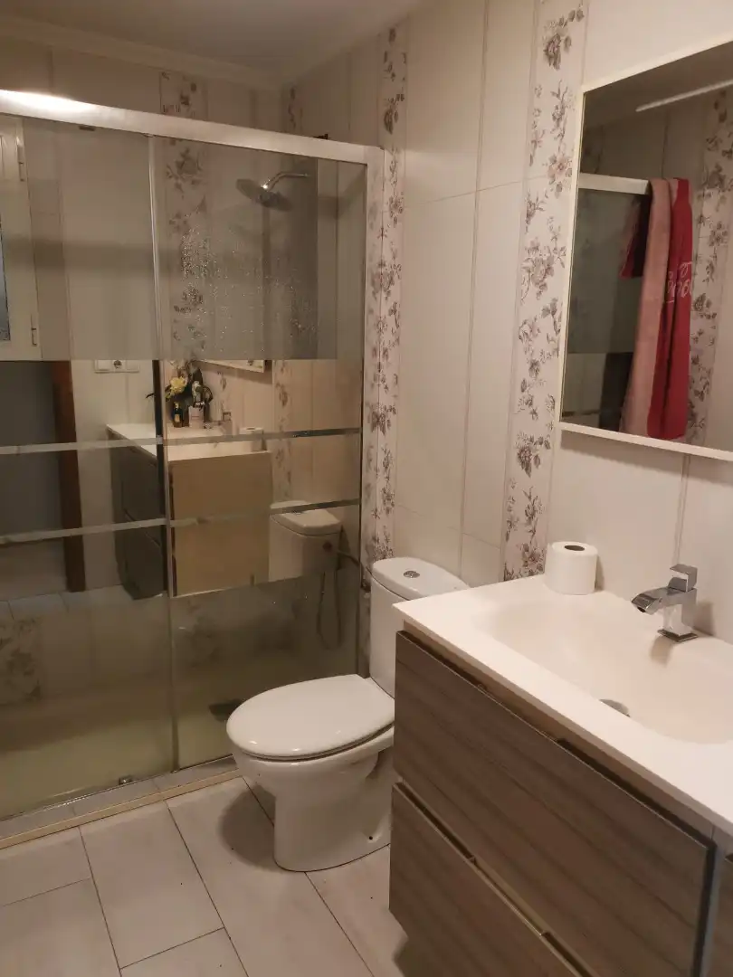 Baño de Piso en venta en Bigastro con Aire acondicionado, Trastero y Amueblado