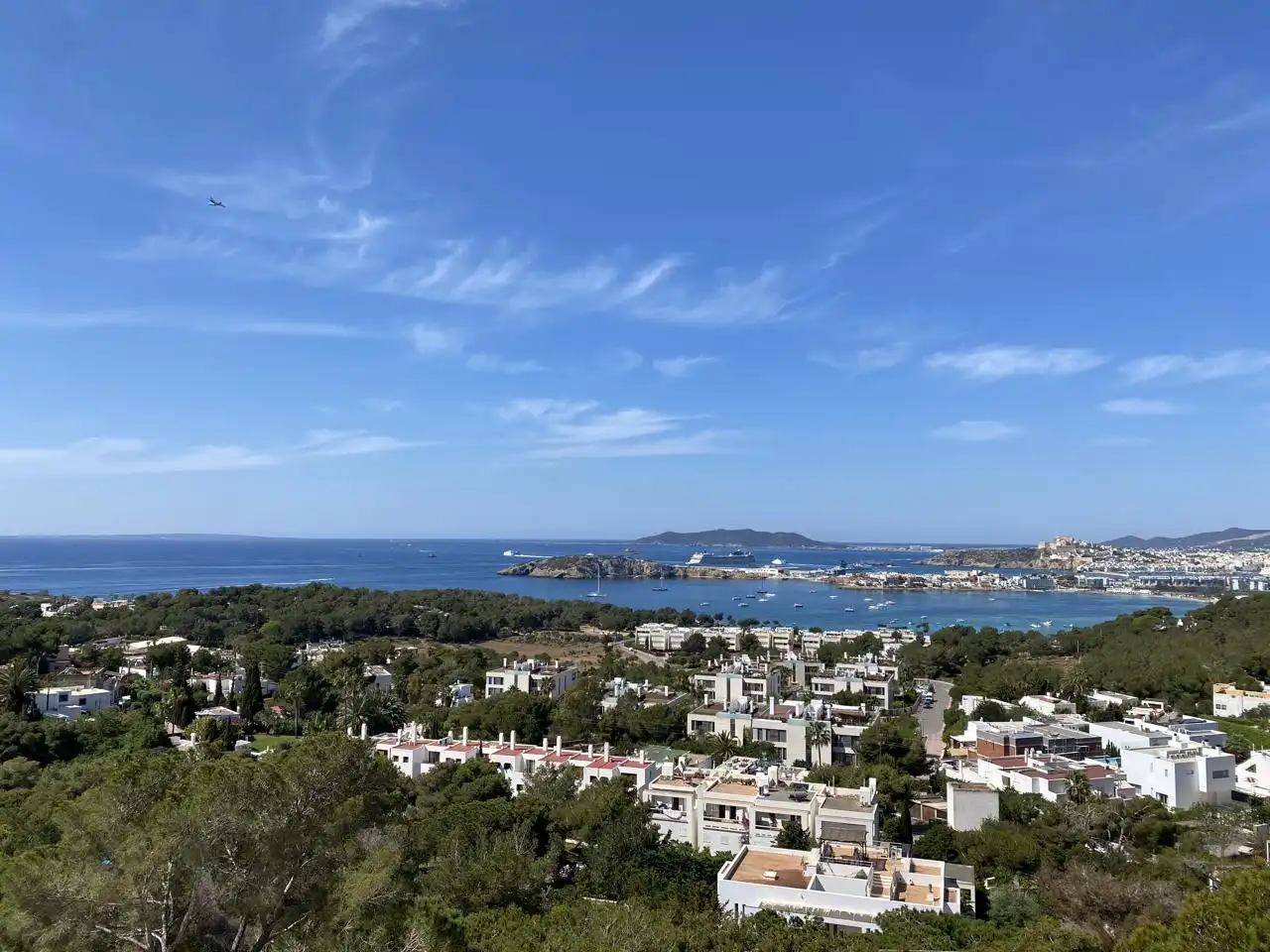 Vista exterior de Casa o chalet de alquiler en Santa Eulària des Riu con Aire acondicionado, Terraza y Piscina