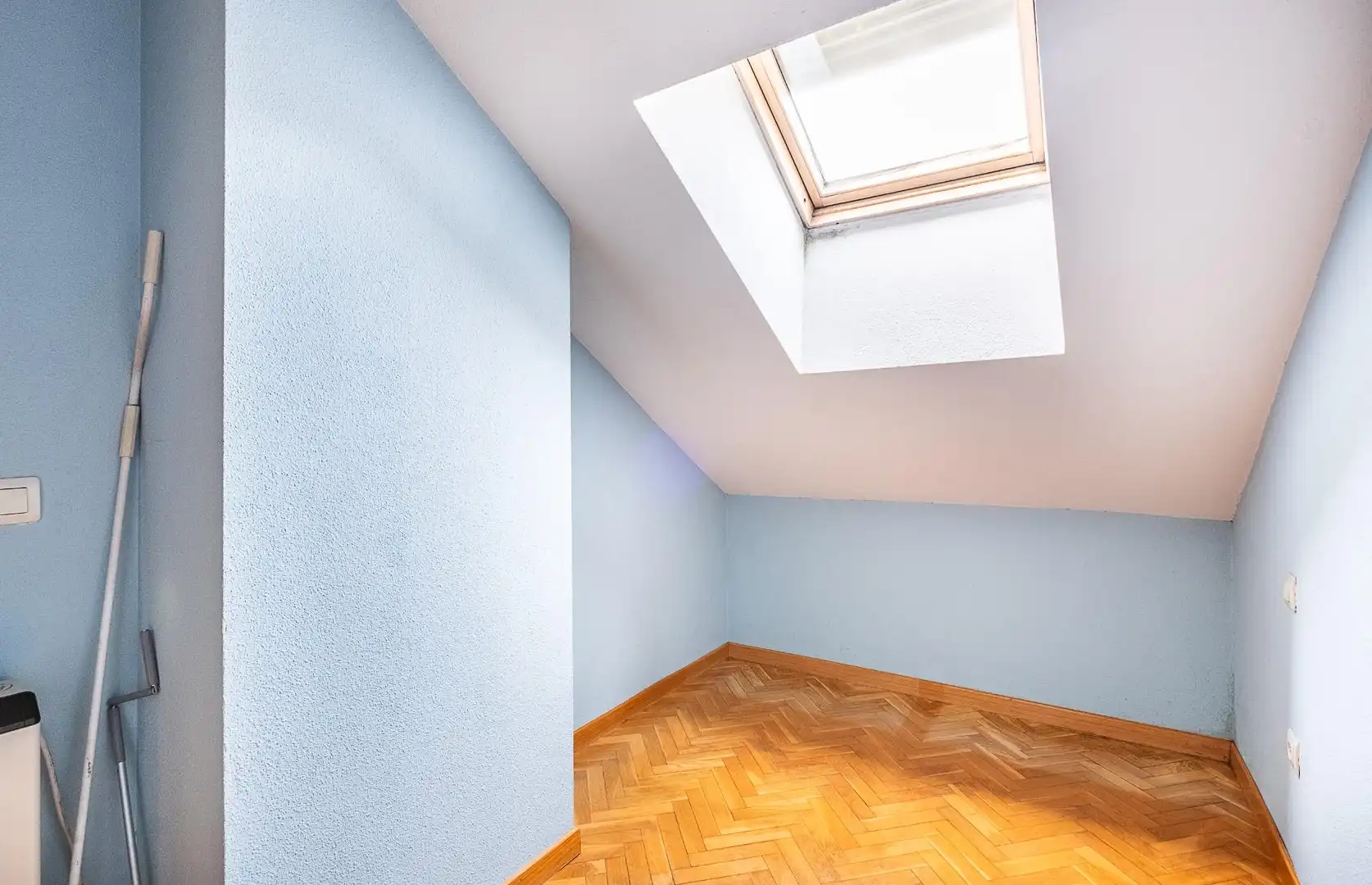 Bedroom of Duplexes for sale in El Escorial  with Heating, Private garden and Parquet flooring