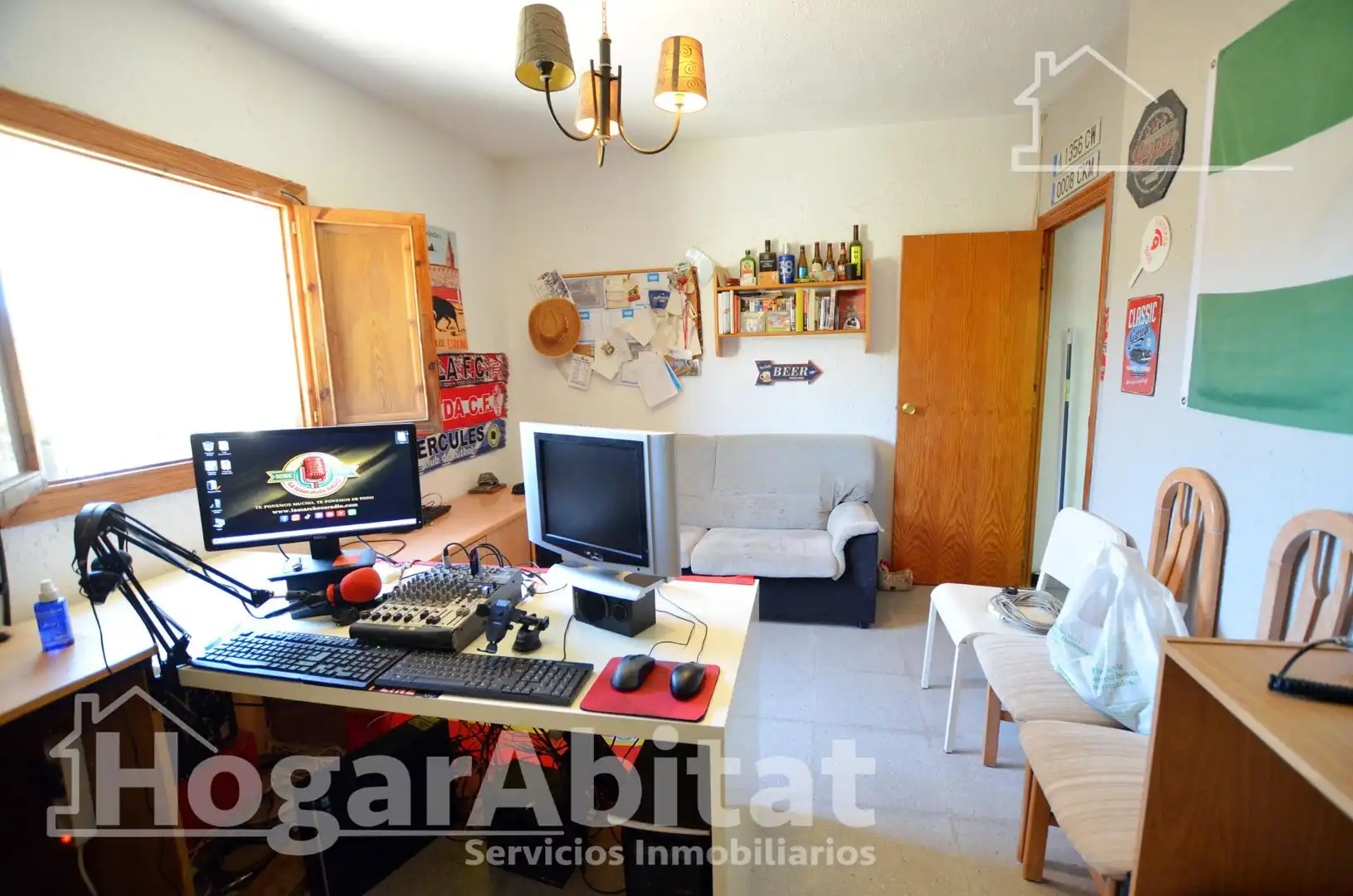 Sala d'estar de Casa o xalet en venda en Alicante / Alacant amb Aire condicionat, Calefacció i Jardí privat