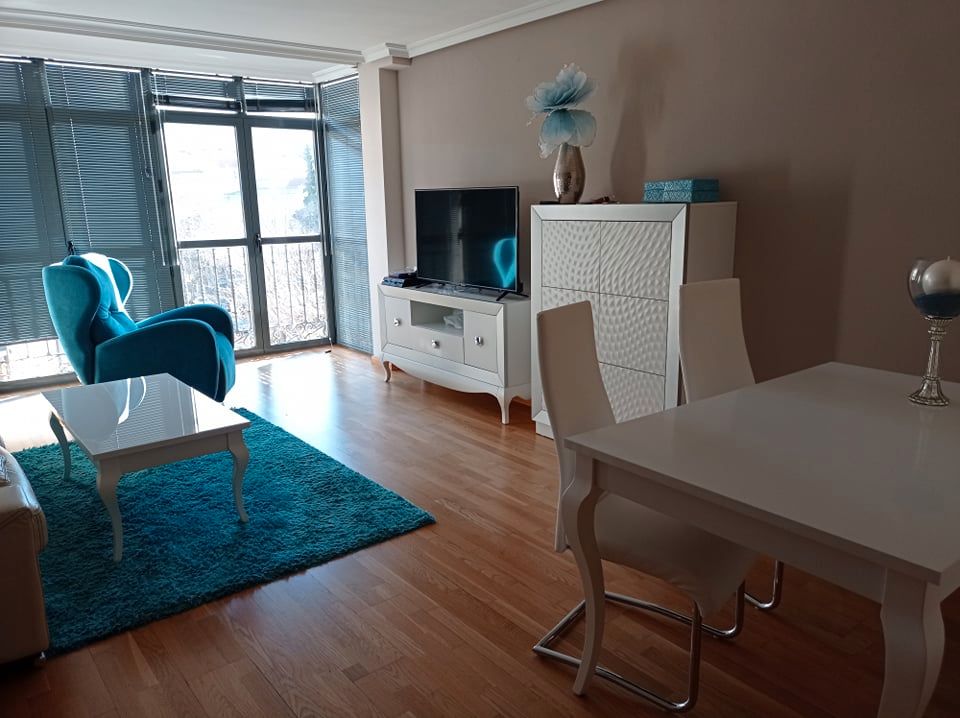 Living room of Flat to rent in Cuenca Capital  with Heating, Parquet flooring and Furnished