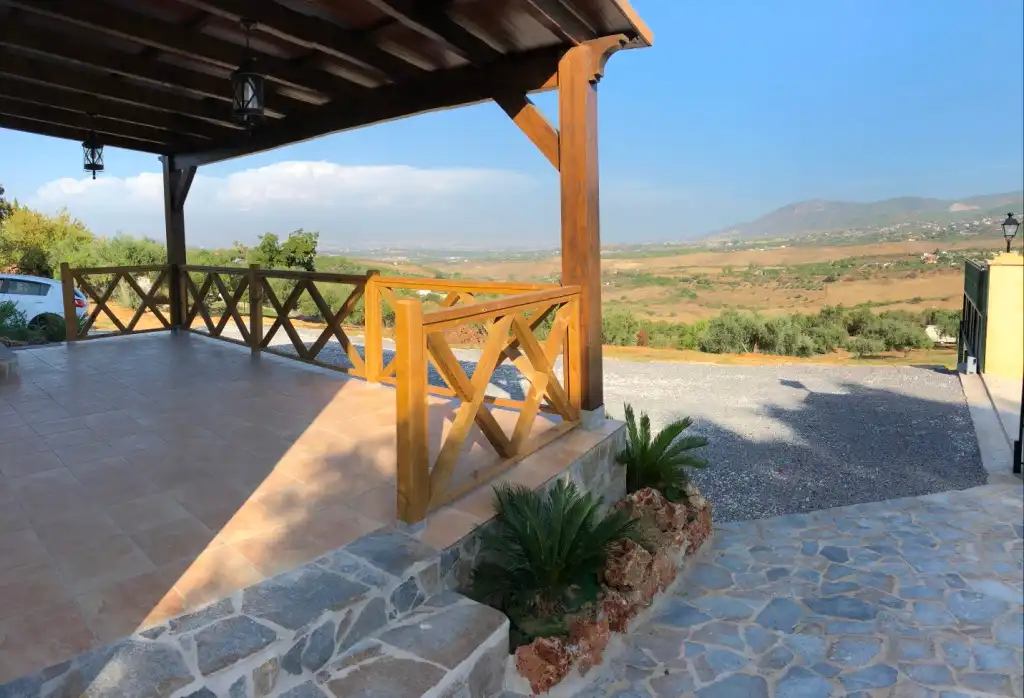 Vista exterior de Casa o chalet en venta en Alhaurín de la Torre con Jardín privado, Terraza y Amueblado