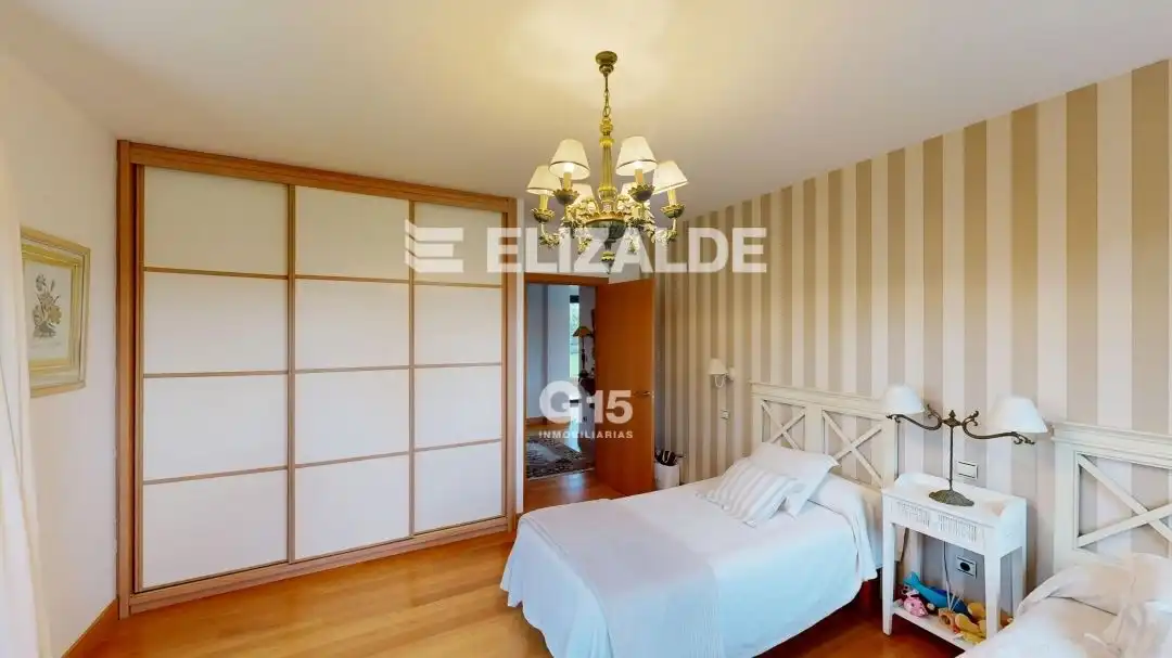 Dormitori de Casa o xalet en venda en Hondarribia amb Calefacció, Jardí privat i Terrassa