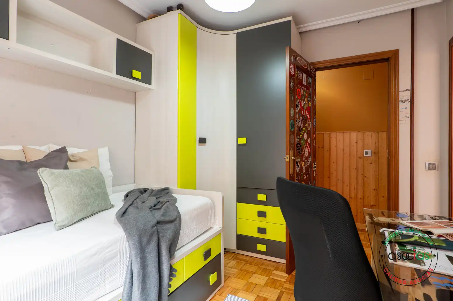 Schlafzimmer von Wohnung zum Verkauf in Gijón  mit Heizung, Parkett und Abstellraum