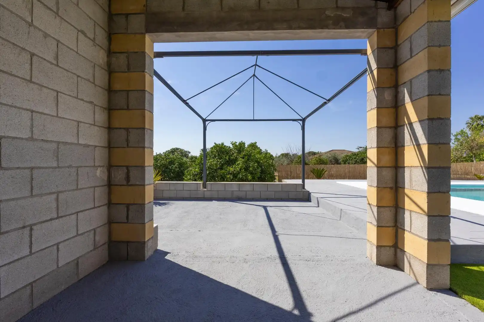 Terraza de Casa o chalet en venta en La Puebla del Río con Terraza, Trastero y Piscina