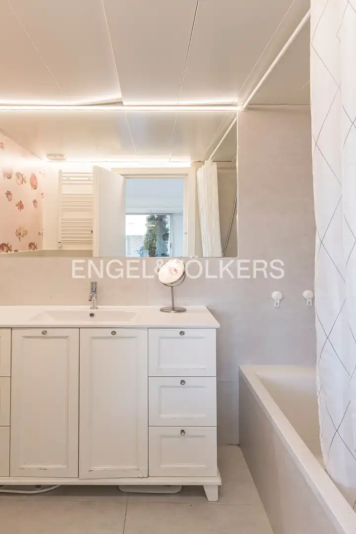 Badezimmer von Dachboden zur Miete in Madrid mit Klimaanlage, Heizung und Terrasse