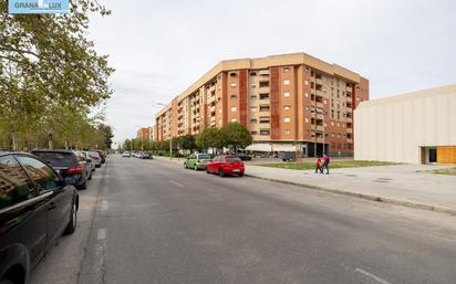 Exterior view of Flat for sale in  Granada Capital  with Air Conditioner, Heating and Private garden