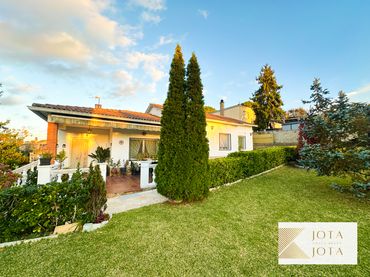 House with pool for sale in Lloret Verd - Els Pinars