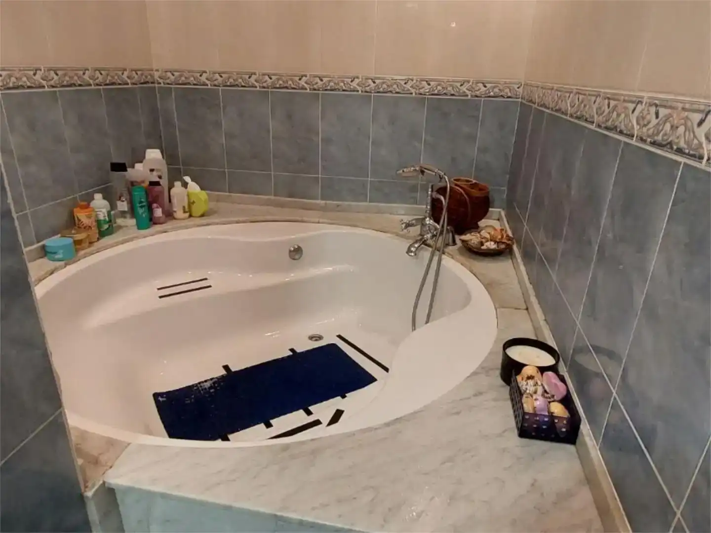 Bany de Apartament per a compartir en Dénia amb Aire condicionat, Jardí privat i Piscina