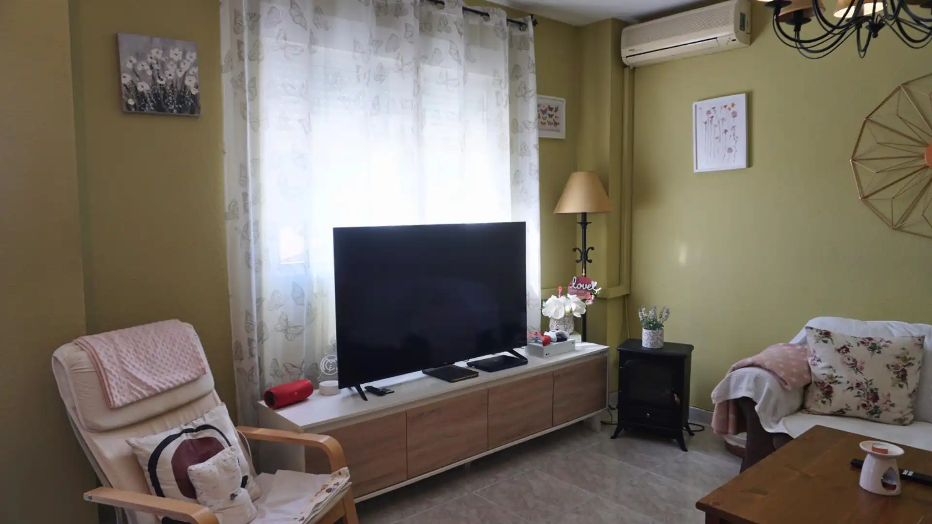 Sala de estar de Piso en venta en Azuqueca de Henares con Aire acondicionado, Calefacción y Trastero