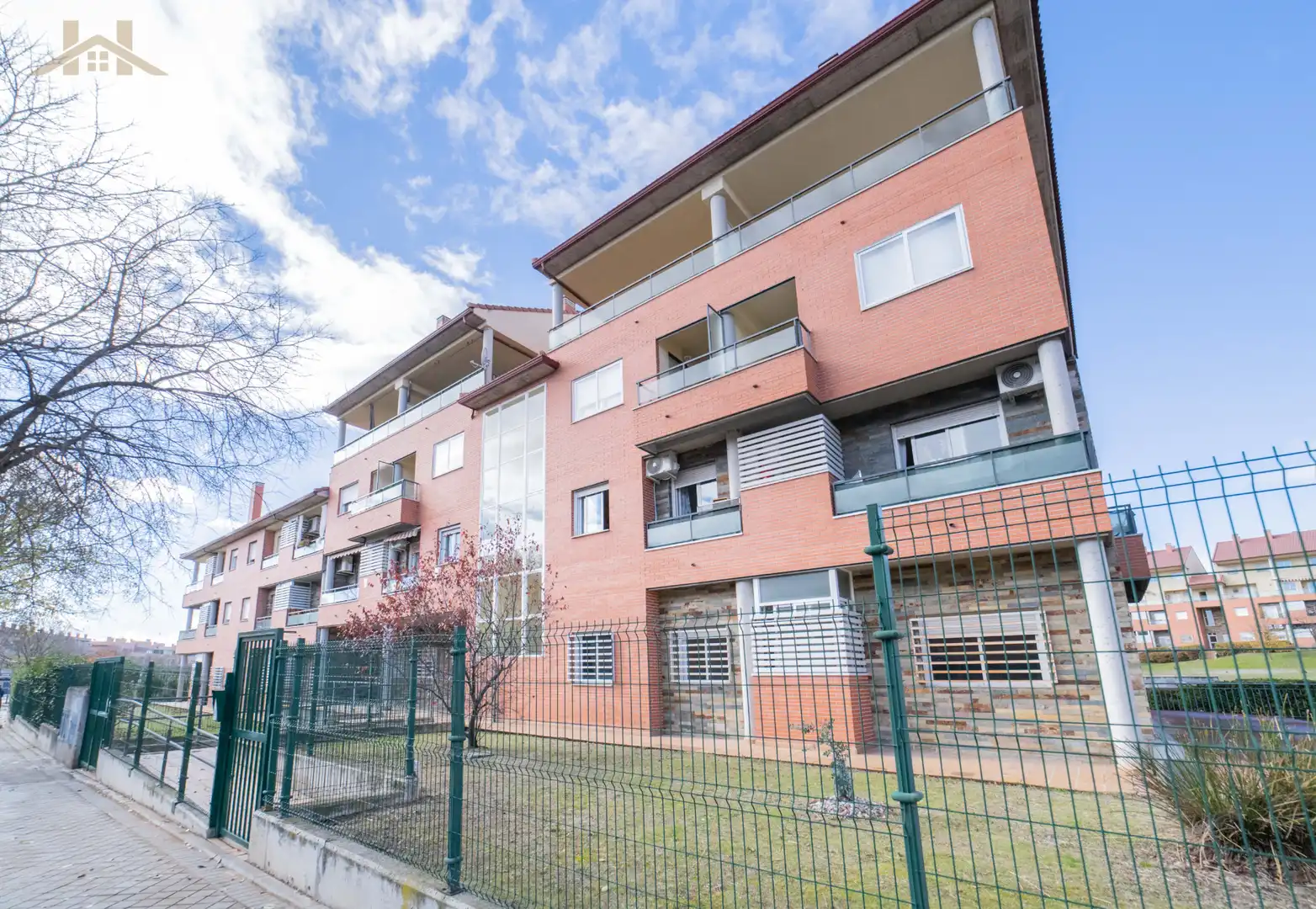 Vista exterior de Pis en venda en Arroyomolinos (Madrid) amb Aire condicionat, Calefacció i Traster