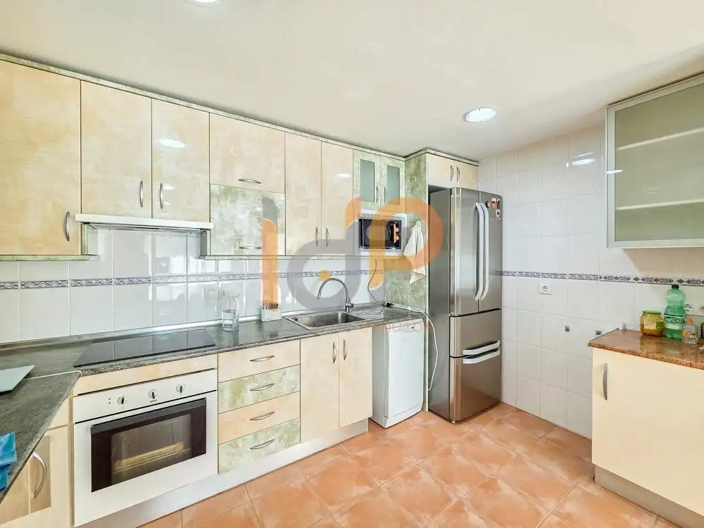 Cocina de Dúplex en venta en Garrucha con Aire acondicionado, Terraza y Trastero