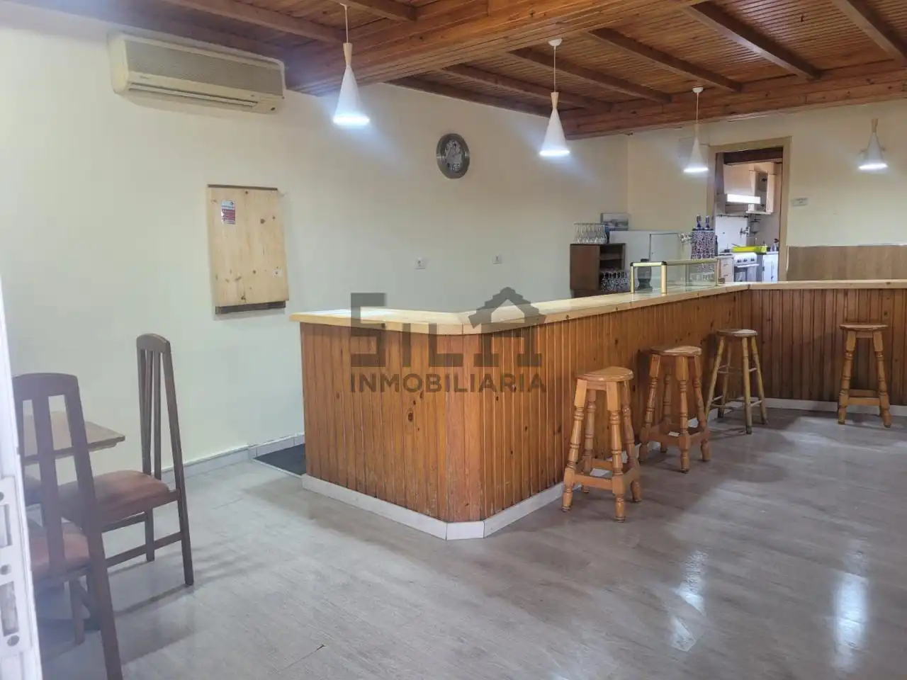 Local de alquiler en Coles con Aire acondicionado, Terraza y Amueblado