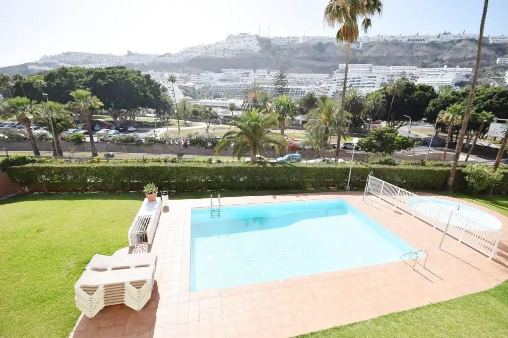 Piscina de Apartamento de alquiler en Mogán con Amueblado, Balcón y Piscina comunitaria