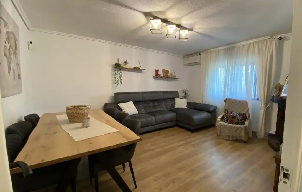 Sala d'estar de Casa o xalet en venda en Cadalso de los Vidrios amb Aire condicionat, Calefacció i Jardí privat