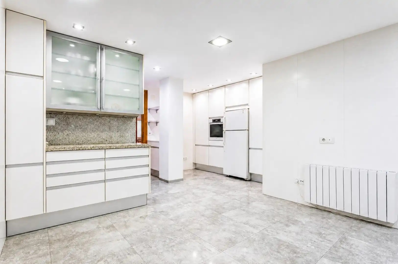 Cocina de Piso de alquiler en Valencia con Aire acondicionado, Calefacción y Terraza