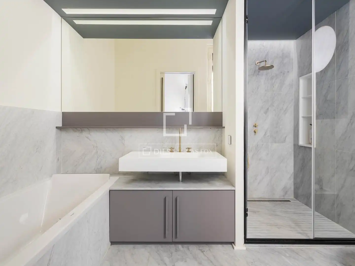 Bathroom of Flat for rent in Barcelona  with Air Conditioner, Furnished and Balcony
