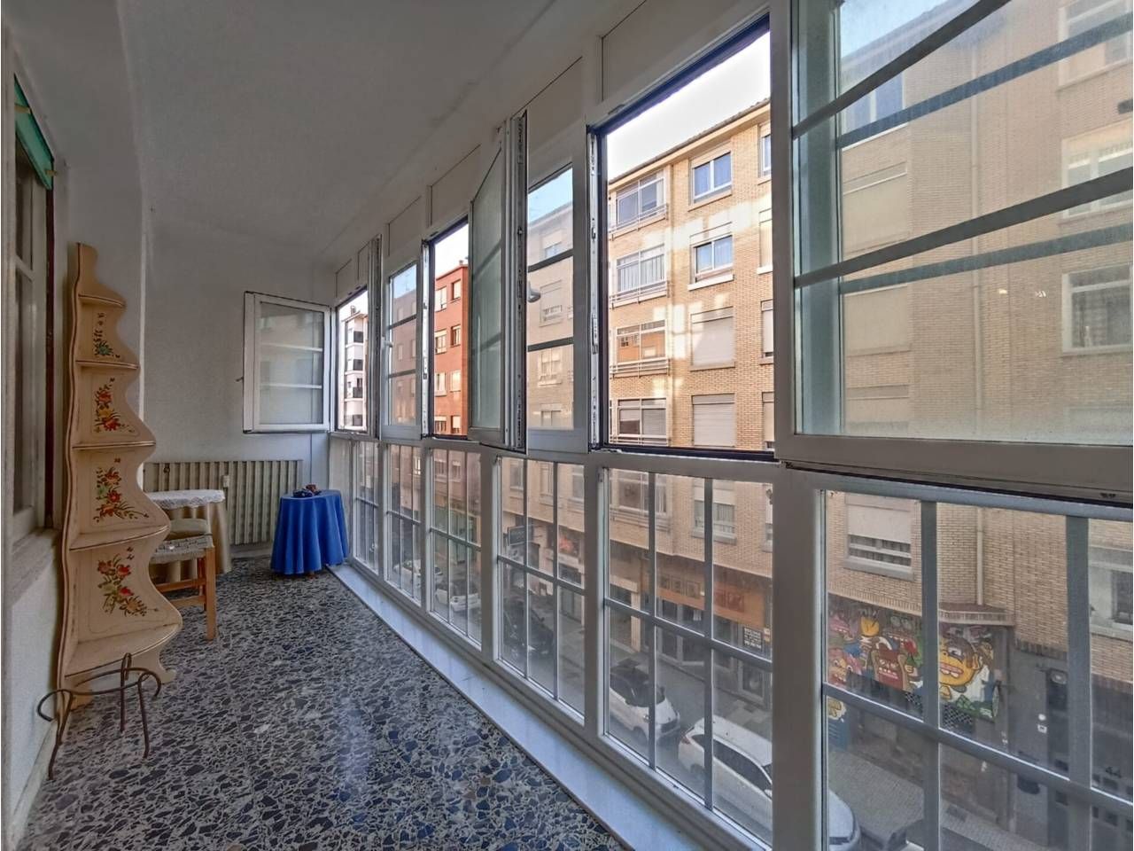 Vista exterior de Pis en venda en Burgos Capital amb Calefacció, Parquet i Terrassa