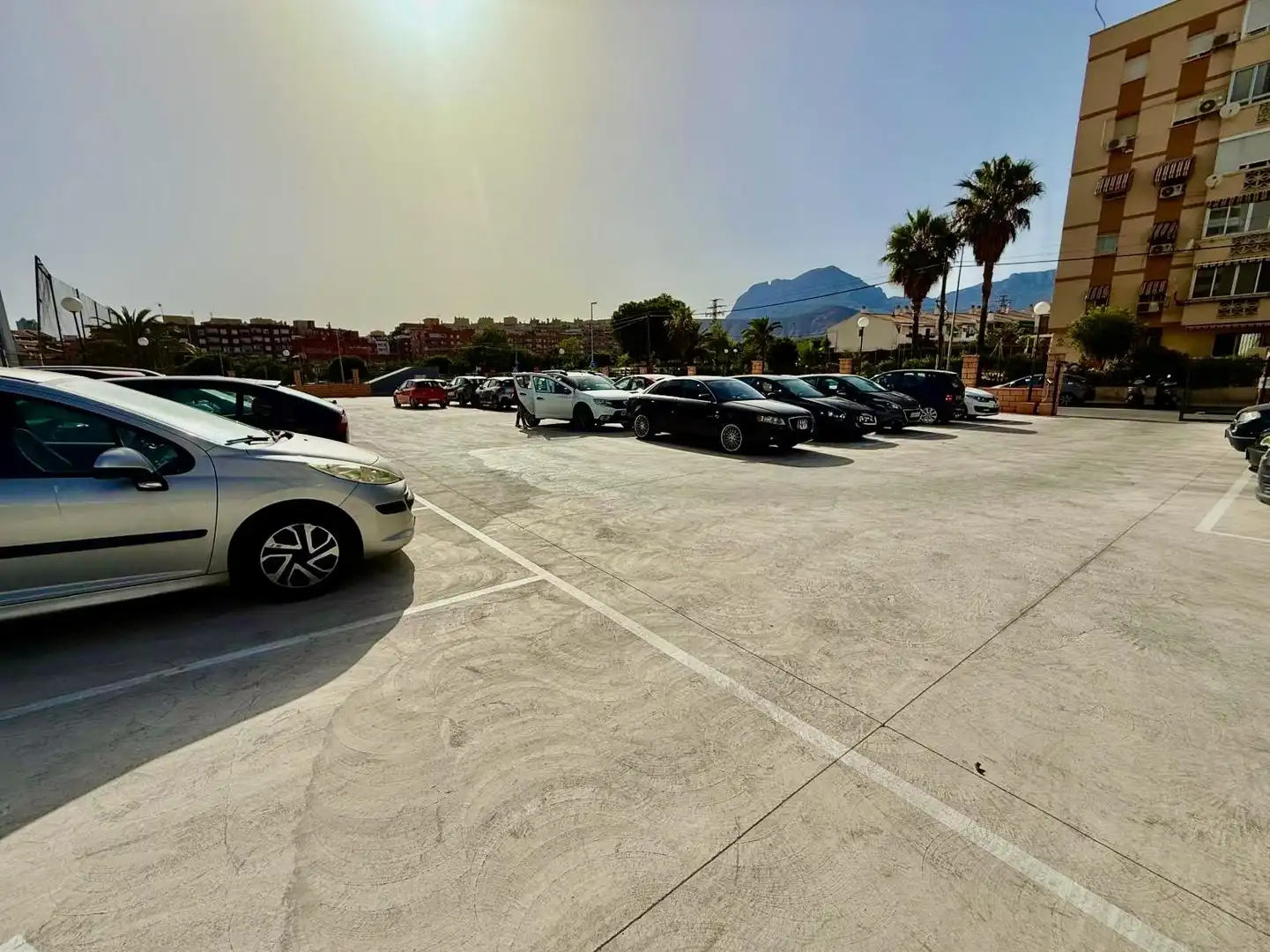 Parking de Apartamento en venta en Benidorm con Jardín privado, Terraza y Amueblado