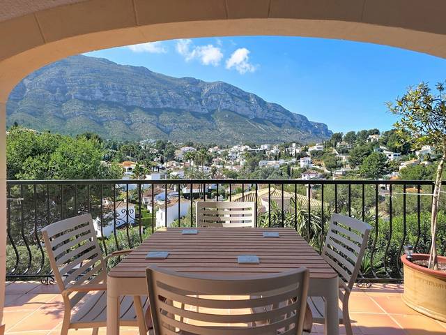 Casa-chalet en Venta en Carrer de la Ginjol, 10 en El Montgó