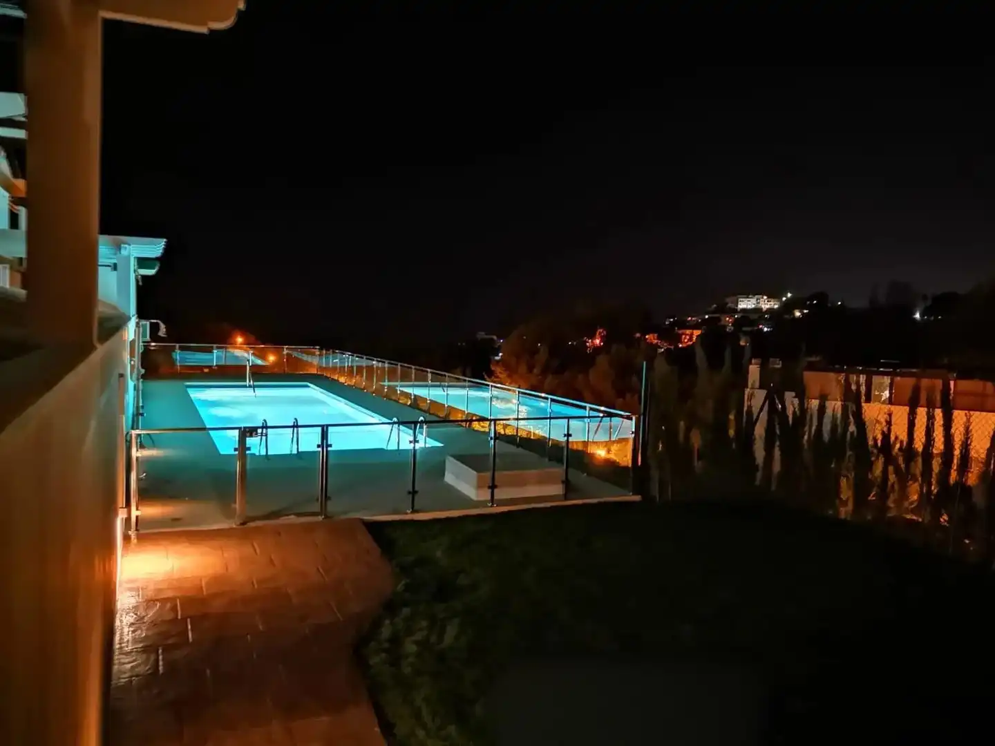 Schwimmbecken von Wohnung zur Miete in Torrequebrada