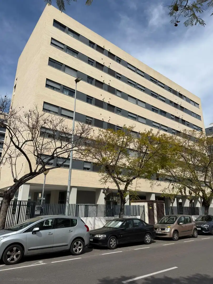 Vista exterior de Pis en venda en Castellón de la Plana / Castelló de la Plana amb Traster, Balcó i Piscina comunitària