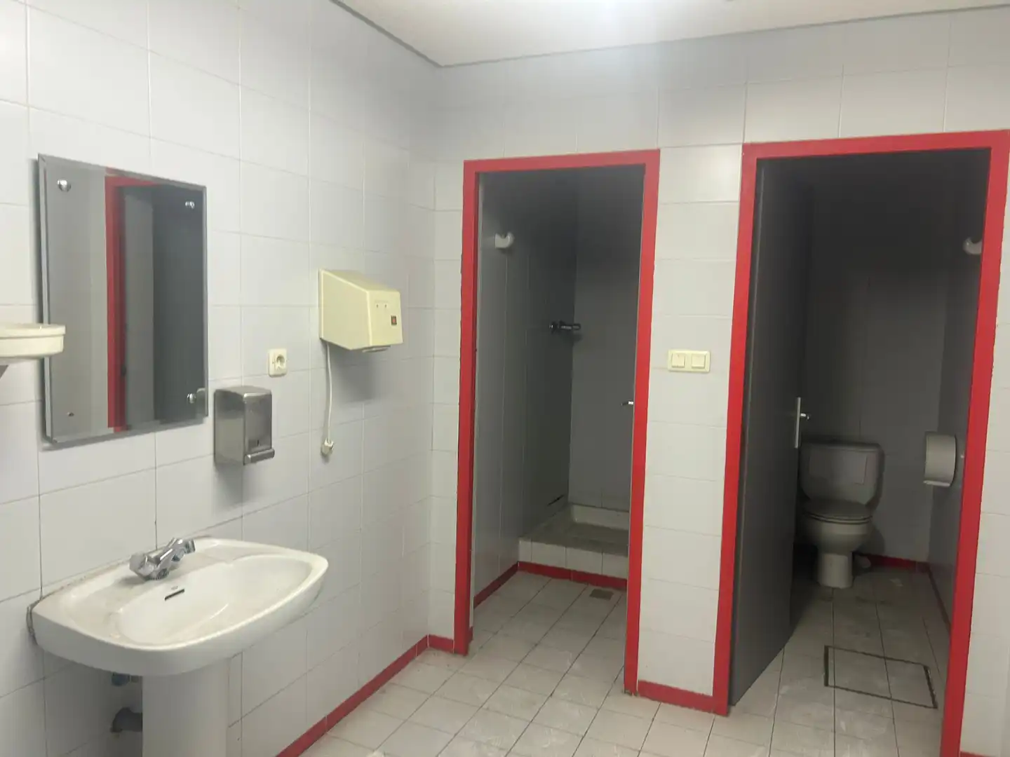 Bathroom of Industrial buildings for sale in Madrid  with Heating and Alarm