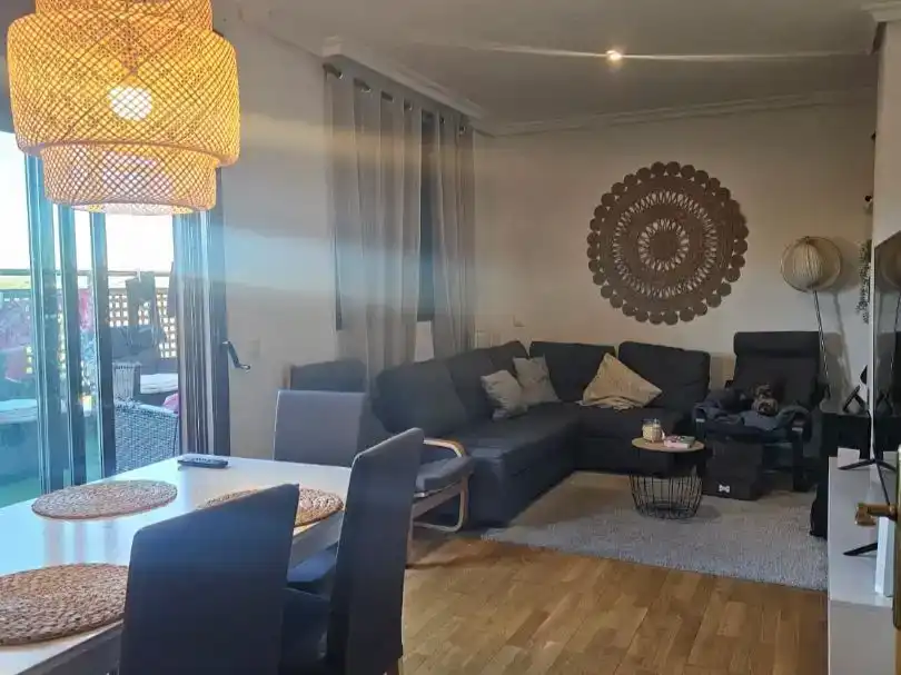 Sala d'estar de Pis en venda en  Madrid Capital amb Aire condicionat, Piscina i Balcó