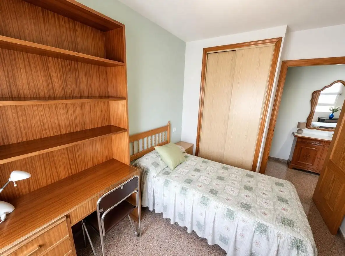 Habitación de Piso en venta en Alicante / Alacant con Aire acondicionado, Calefacción y Trastero