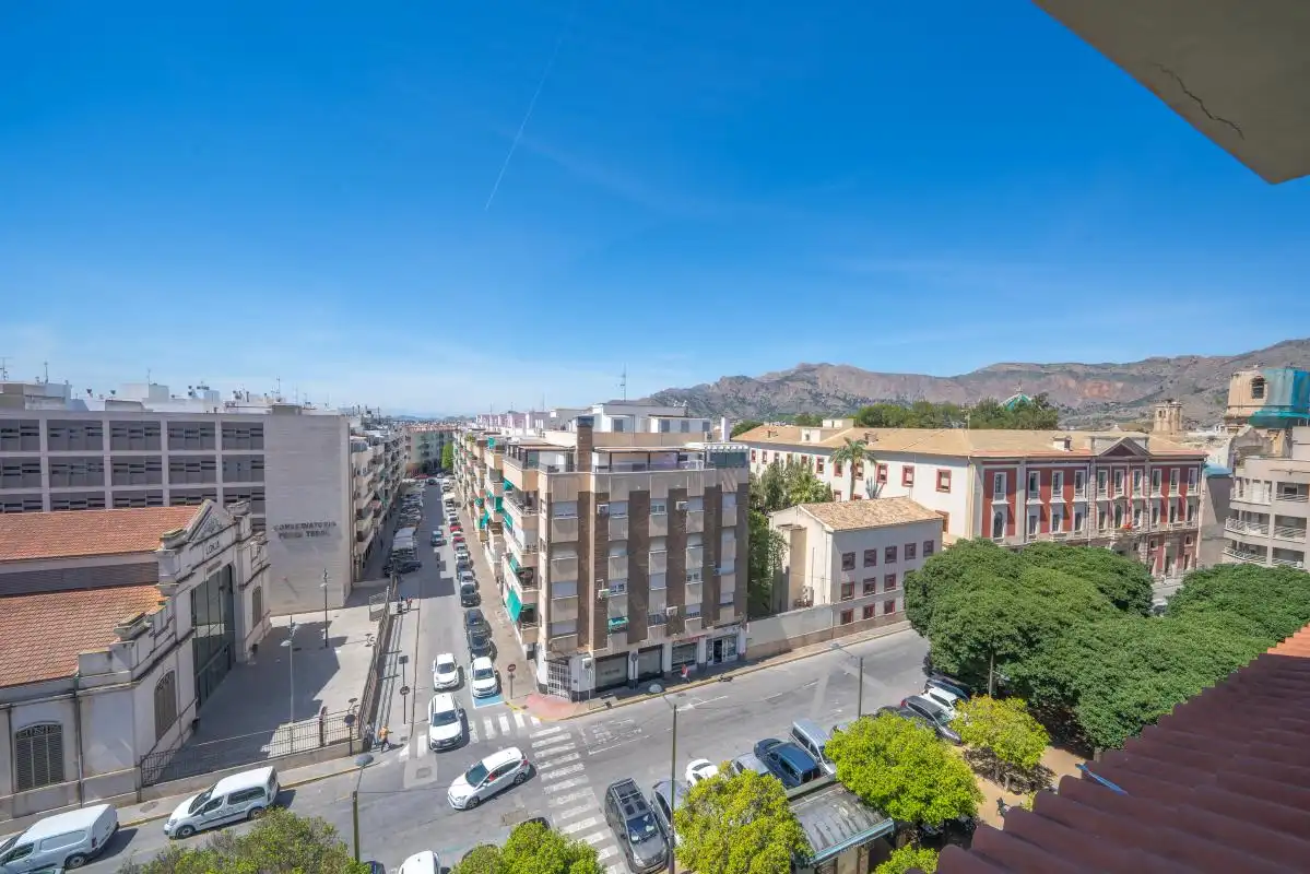 Vista exterior de Àtic en venda en Orihuela amb Aire condicionat, Calefacció i Terrassa