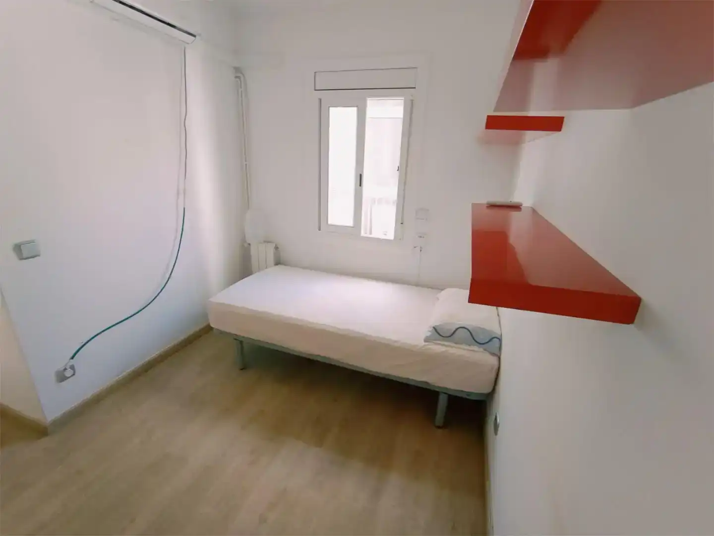 Schlafzimmer von Wohnung zur Miete in Barcelona mit Klimaanlage, Parkett und Möbliert