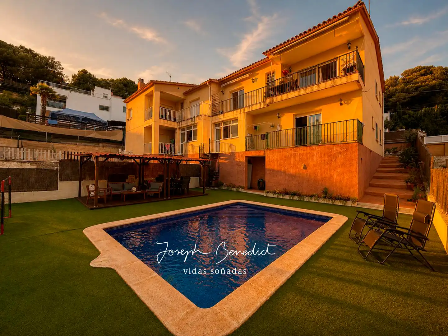 Piscina de Casa o xalet en venda en Calafell amb Aire condicionat, Calefacció i Jardí privat