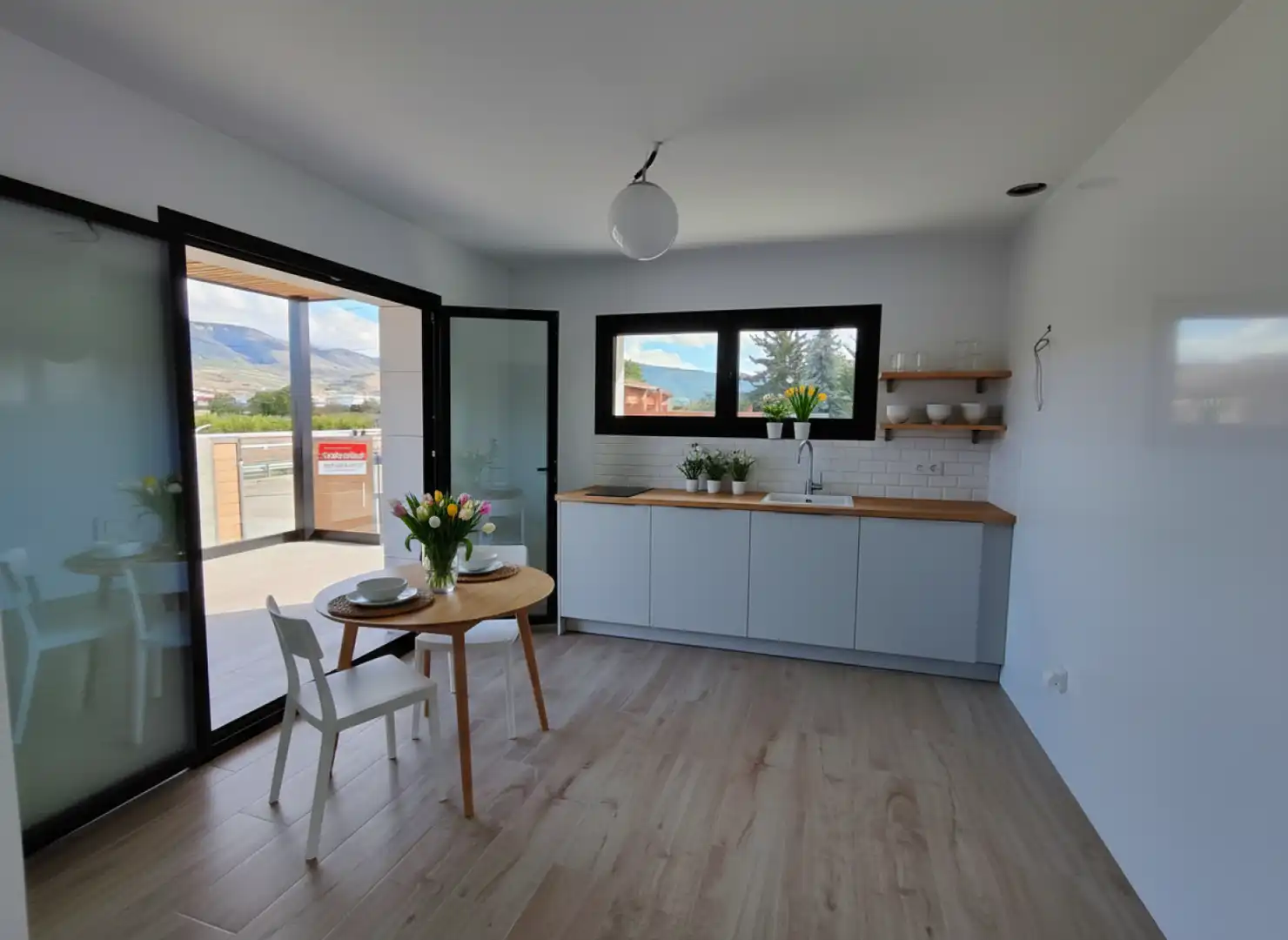 Cuina de Casa o xalet en venda en Albelda de Iregua amb Calefacció, Jardí privat i Terrassa