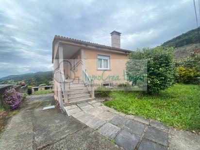 Vista exterior de Casa o xalet en venda en Mos amb Calefacció, Jardí privat i Terrassa