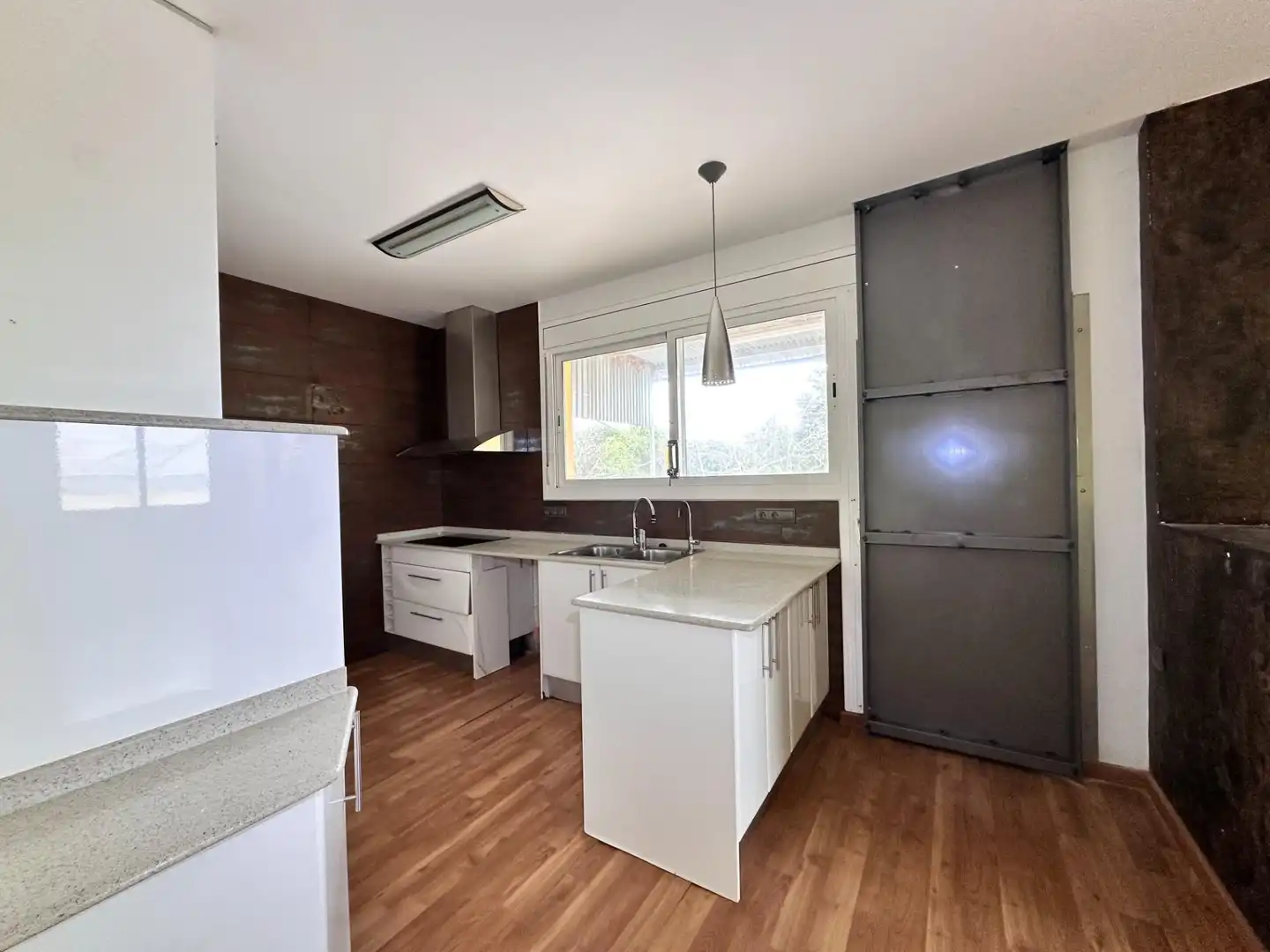 Cocina de Casa o chalet en venta en La Bisbal del Penedès con Parquet