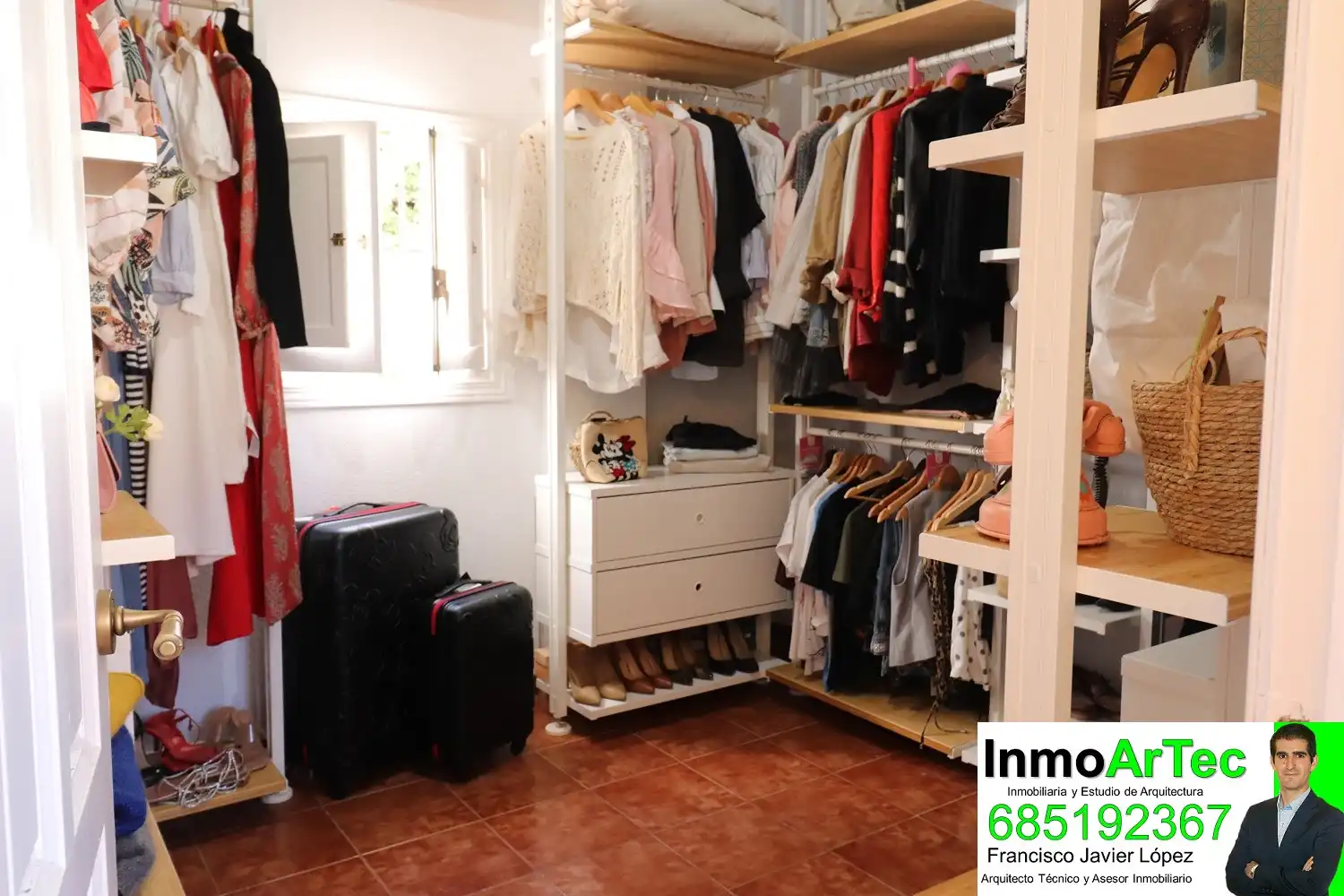 Bedroom of Houses for sale in Fuente Vaqueros  with Swimming Pool and Furnished