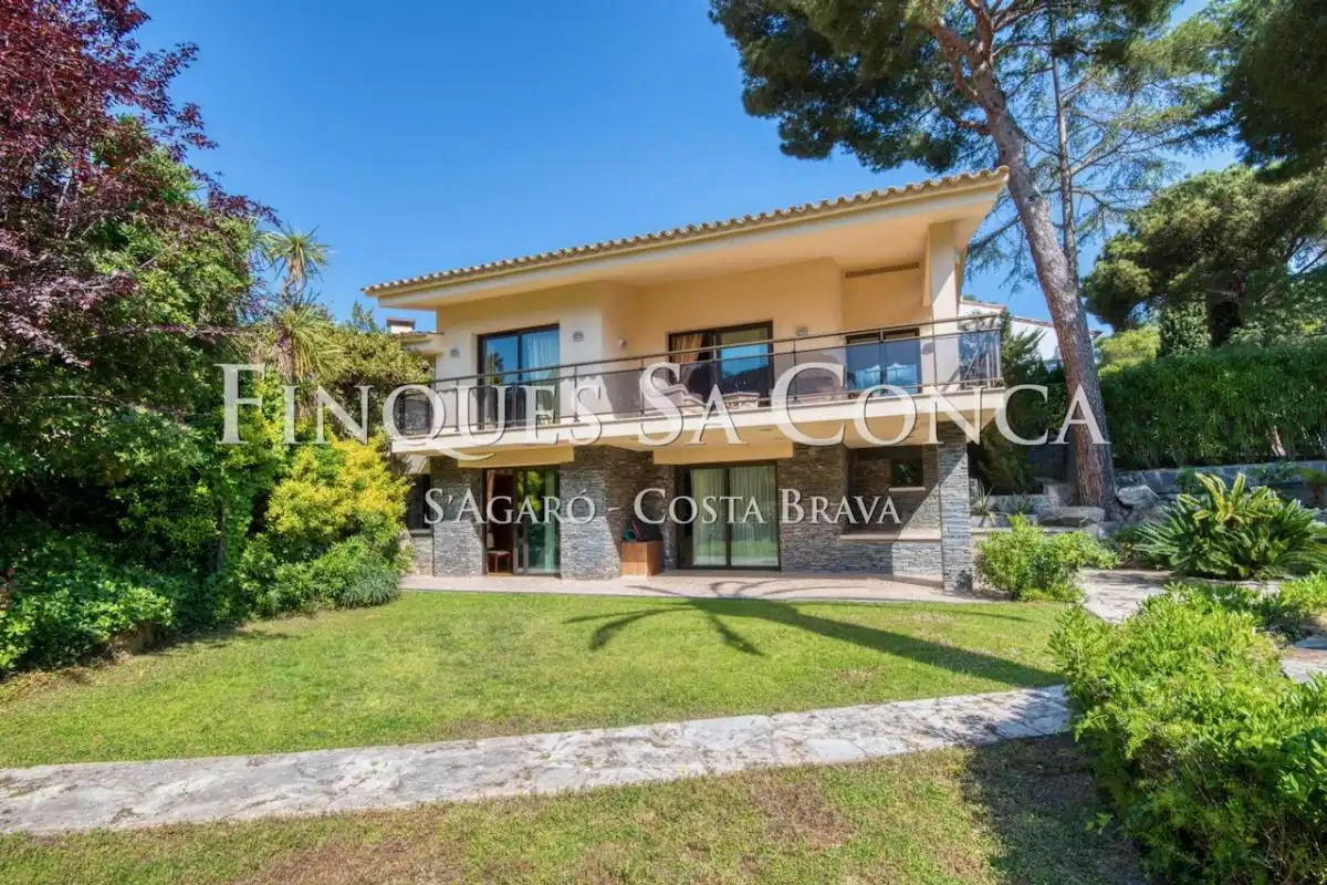Vista exterior de Casa o chalet en venta en Castell d'Aro, Platja d'Aro i s'Agaró con Aire acondicionado, Calefacción y Piscina