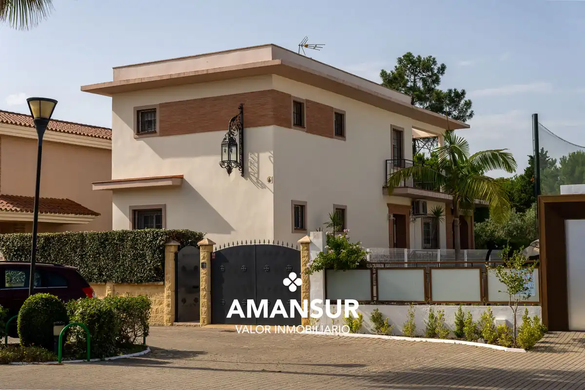 Chalet con piscina en venta en Islantilla Golf, imagen 2