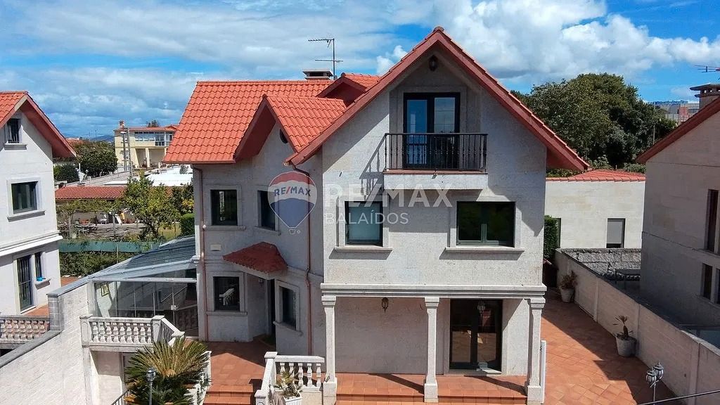 Vista exterior de Casa o chalet en venta en Vigo  con Calefacción, Parquet y Terraza