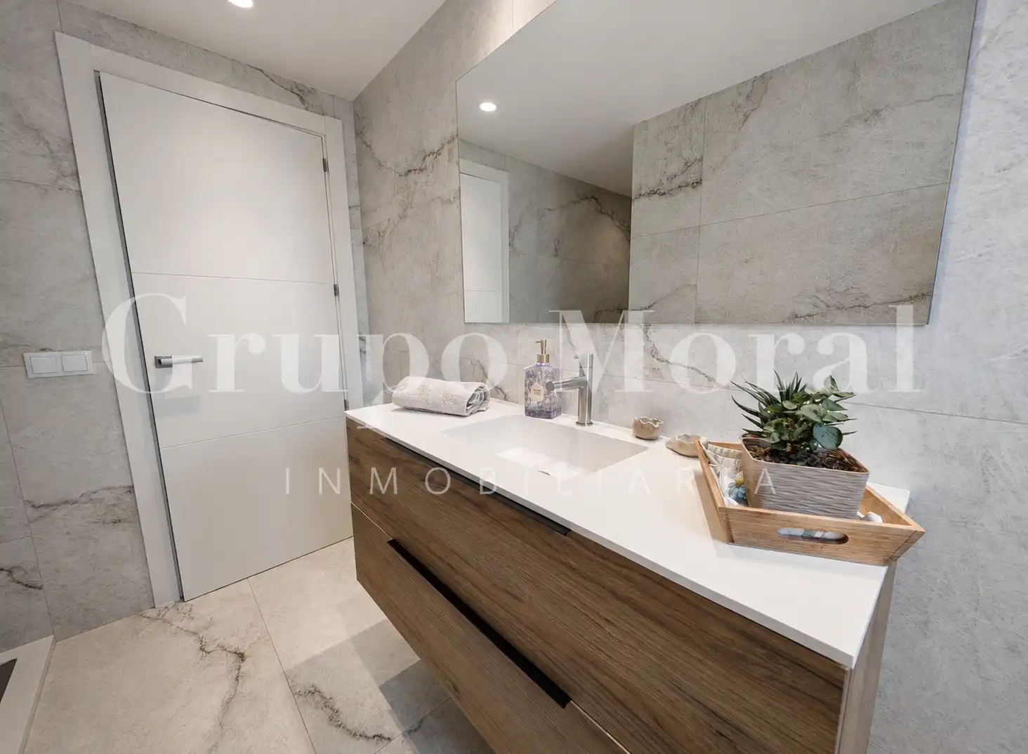 Bathroom of Flat for sale in Reus  with Air Conditioner, Heating and Balcony